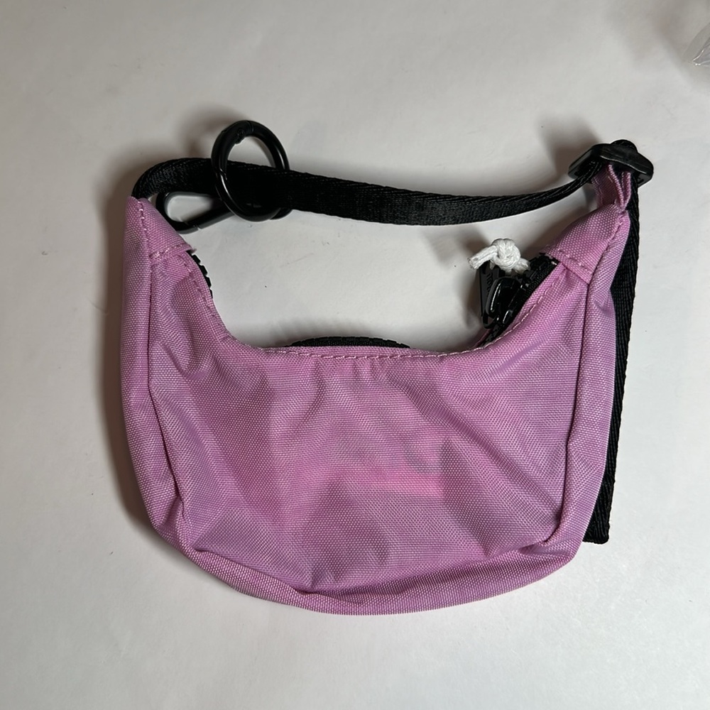 Baggu's Crescent Bag Charm - #1003 - Picture 3 of 4